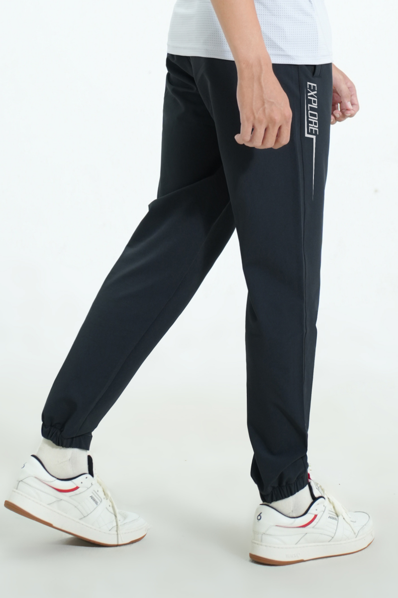 Quần thể thao nam Novelty Regular fit đen NQTMMDMPSR240469D