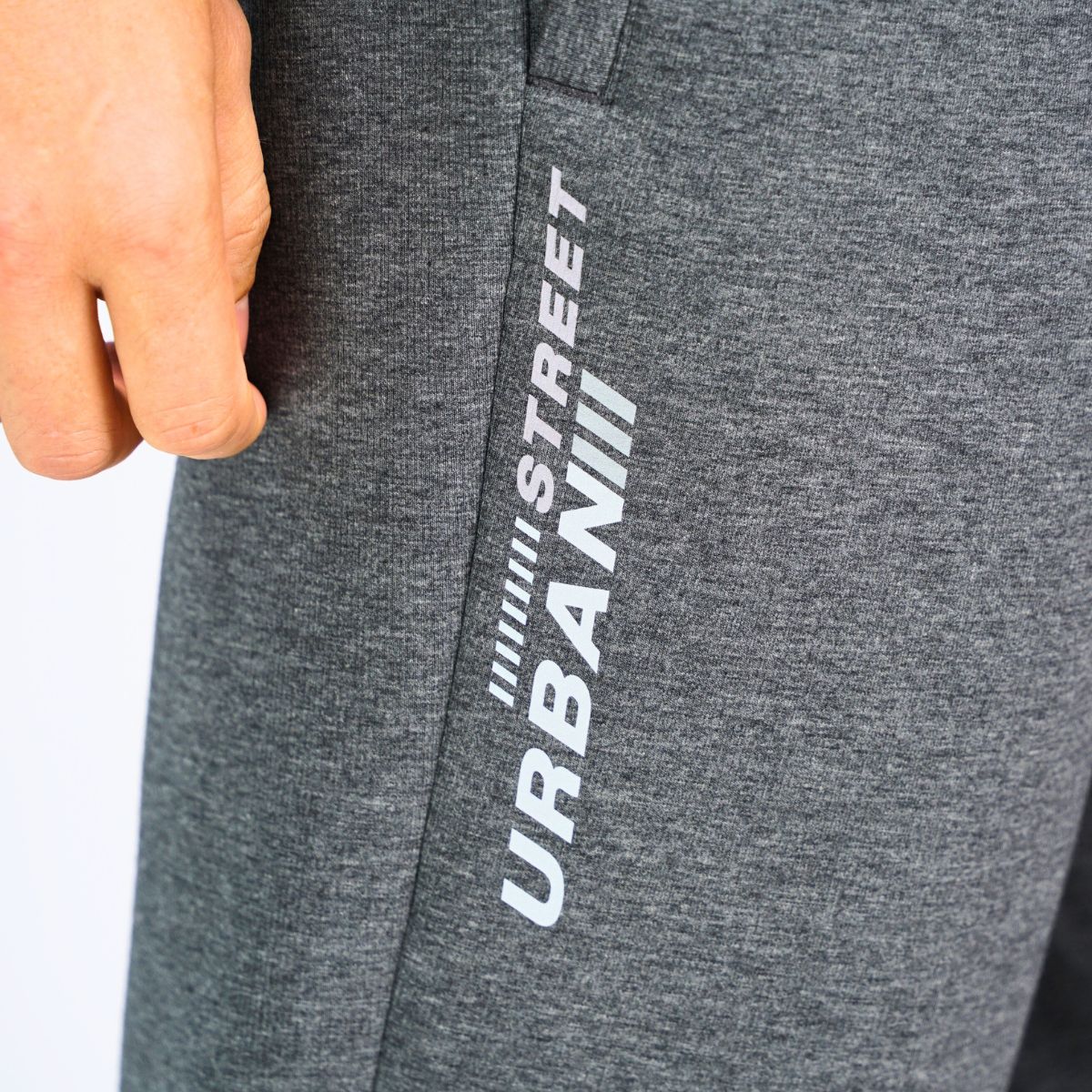 QUẦN JOGGER NỈ NAM NOVELTY REGULAR FIT MÀU XÁM ĐẬM NQGMMDMT3R250566Q