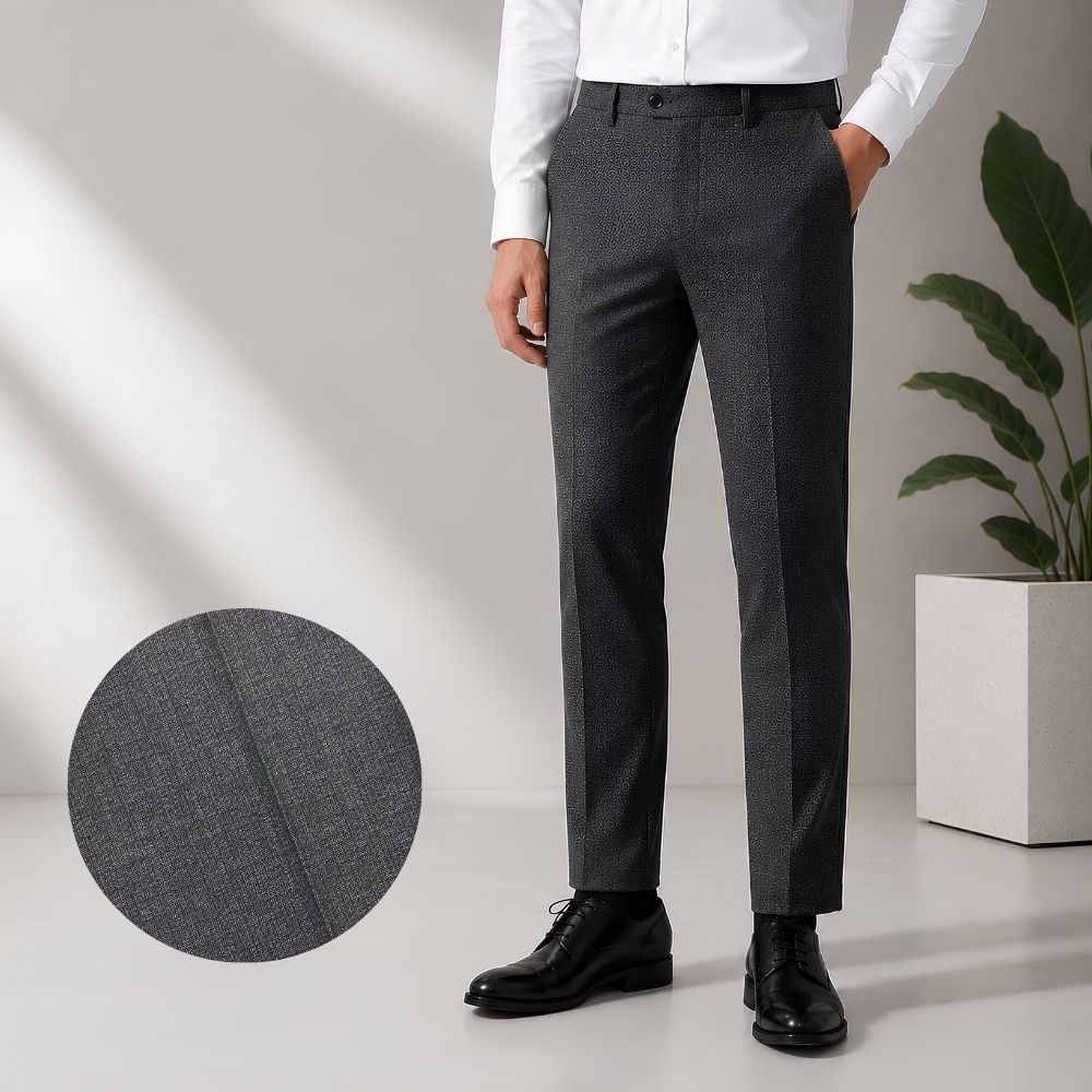 QUẦN TÂY NAM NOVELTY REGULAR FIT CÓ VÂN MÀU XÁM KHÓI NQTMMDMT3R2610140